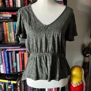 Lucky brand Size Small Green and black cheetah print blouse